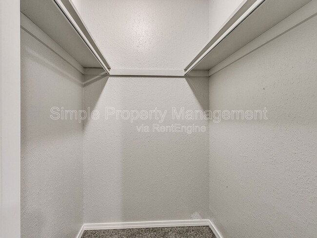 Building Photo - 8506 Candlewood Dr