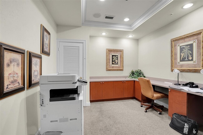 Building Photo - 533 NE 3rd Ave