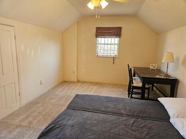 Building Photo - 710 N Avenue C