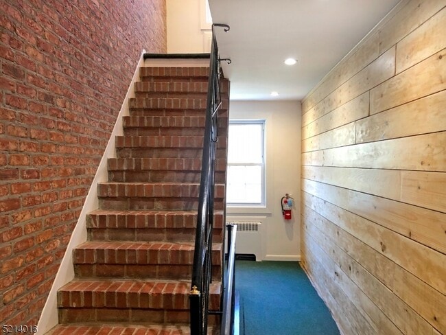 Building Photo - 378 Claremont Ave