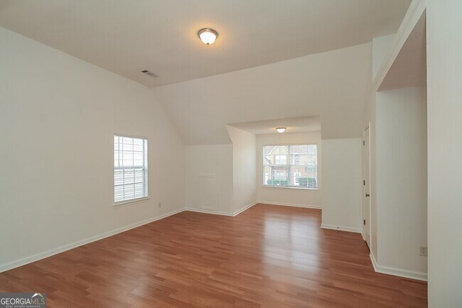 Building Photo - 3442 Creekview Dr