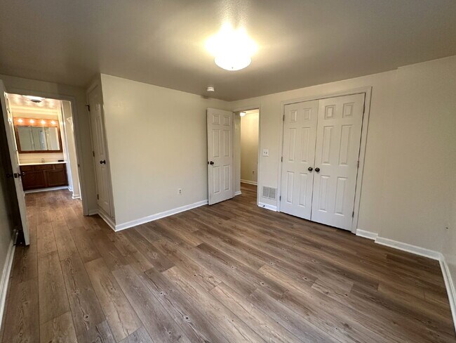 Building Photo - Charming Colonial in Peaceful Wooded Setting in Westminster!