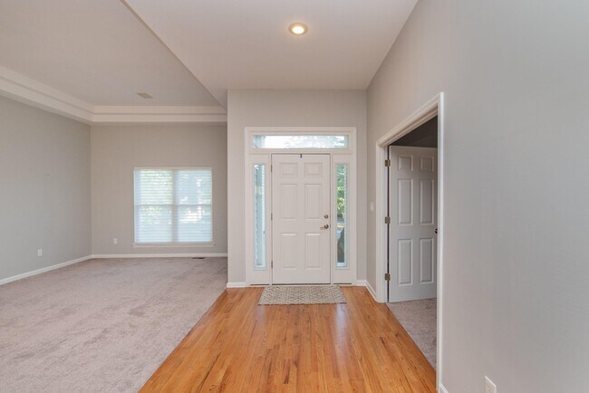 Building Photo - 3169 Glenview Dr