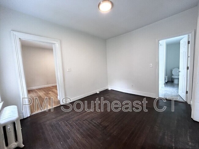 Building Photo - 54 Roath St