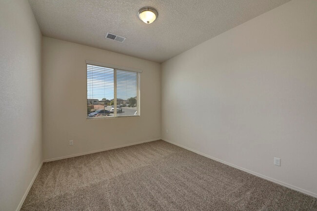 Building Photo - 253 Landing Trail