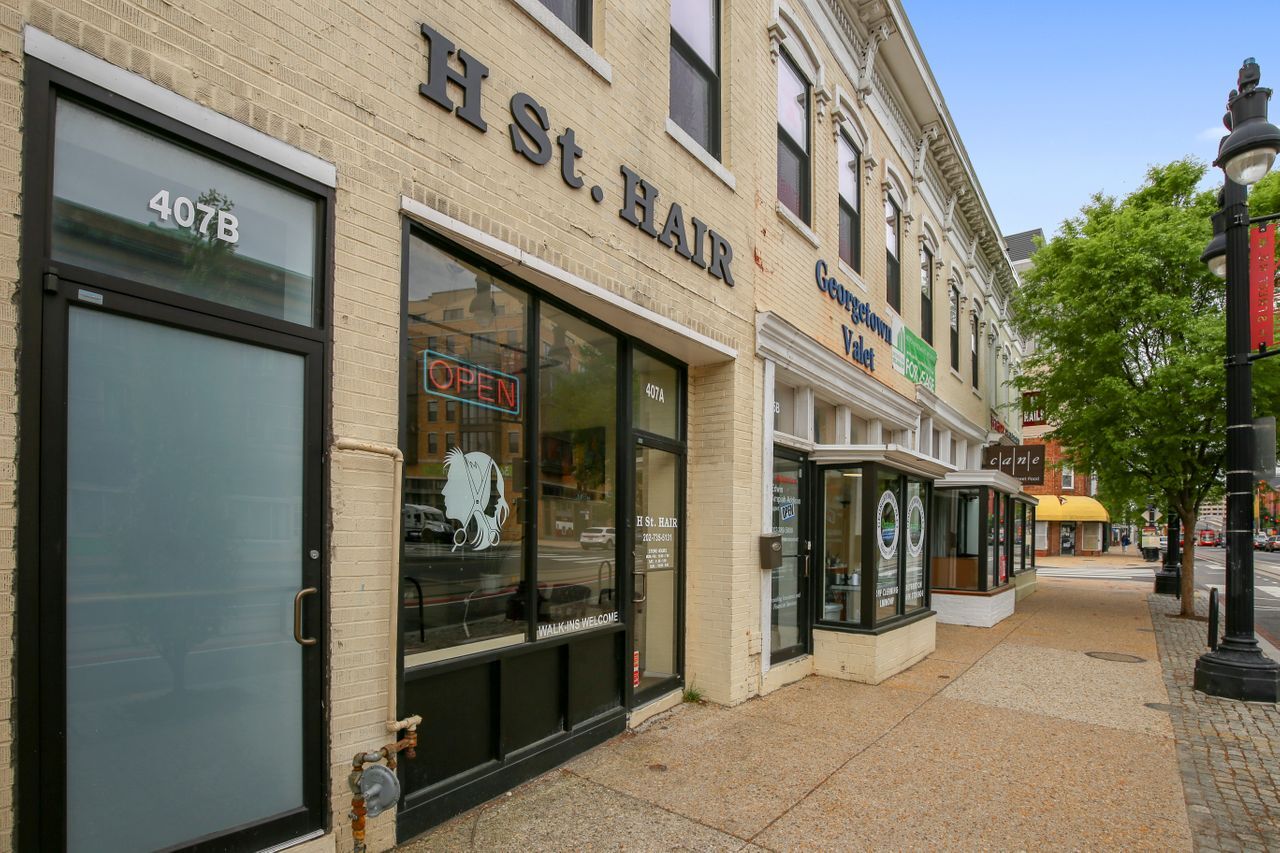 Building Photo - 1110 3rd St NE