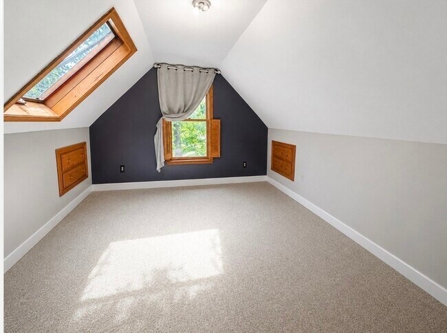 Building Photo - 31 Woodside Cir