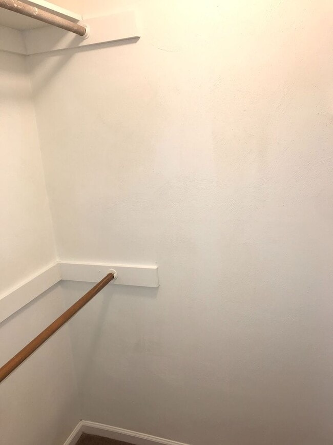 Building Photo - Oakbrooke Meadows