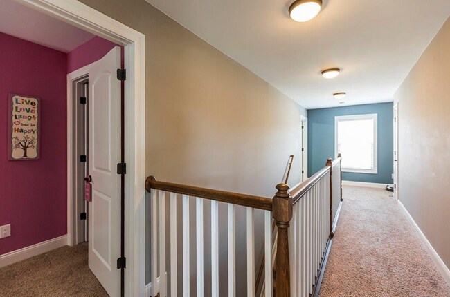 Building Photo - Beautiful corner-lot townhome in the heart of Beaumont Park
