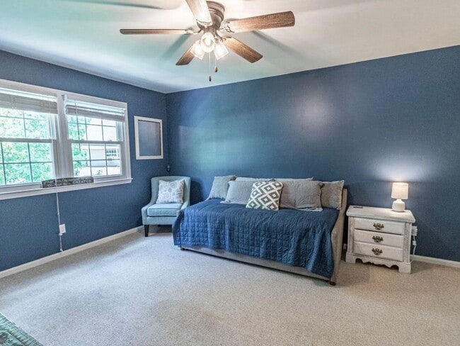 Building Photo - 379 Red Fox Rd