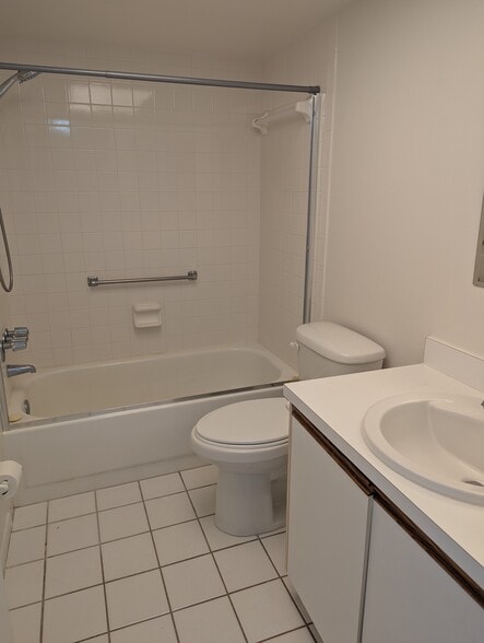 2nd Bath - 515 30th Ave W