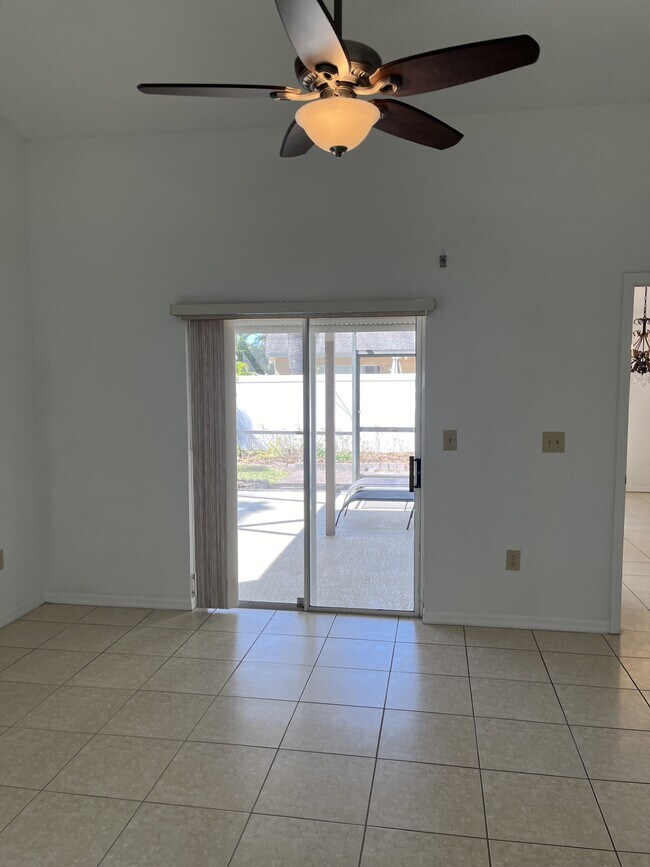Building Photo - 3607 Cresta Ct
