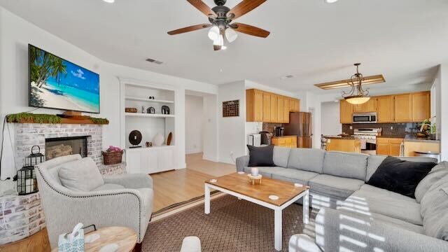 Building Photo - 2515 Quiet Meadow Cir