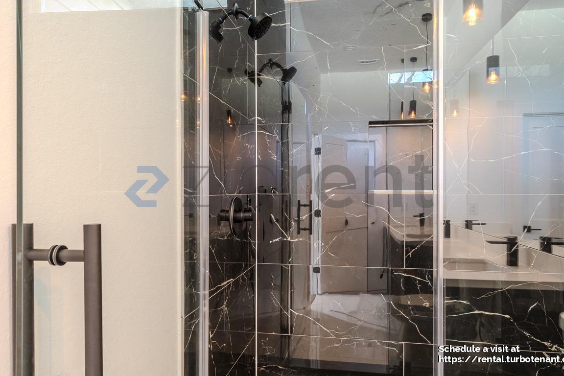 Building Photo - 5029 Van Fleet St