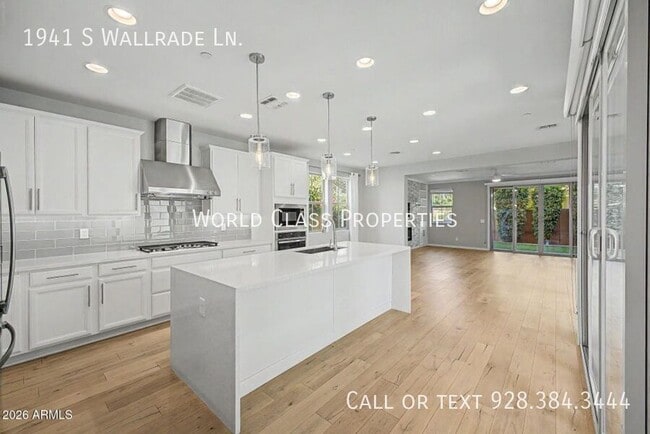Building Photo - 1941 S Wallrade Ln