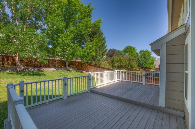 Building Photo - 10373 Ravenswood Way