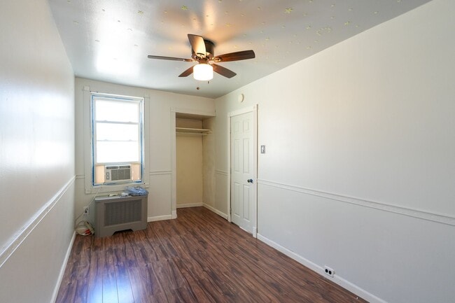Building Photo - Charming Pennsport Rowhome with Private Backyard Oasis