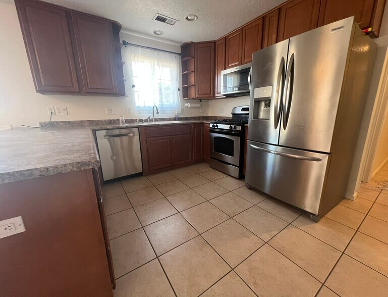 Kitchen - 6116 Cloudcroft Rd NW