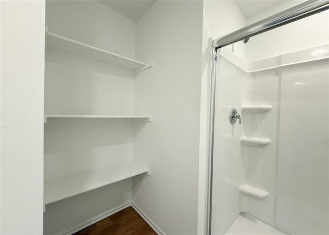 Building Photo - 16208 Lovers Ln
