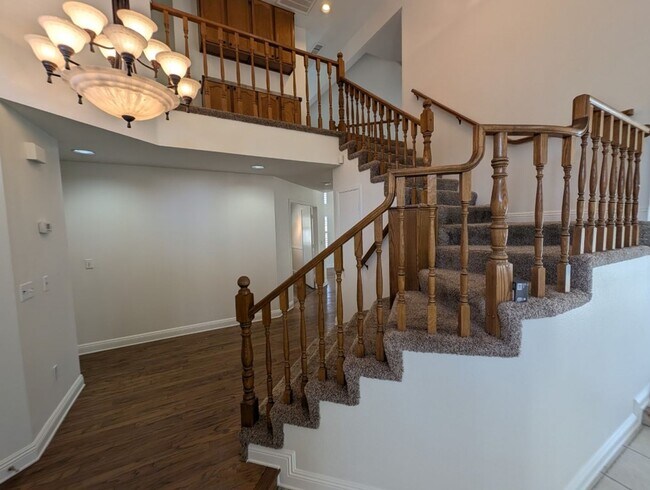 Building Photo - 8432 Airmont Ct