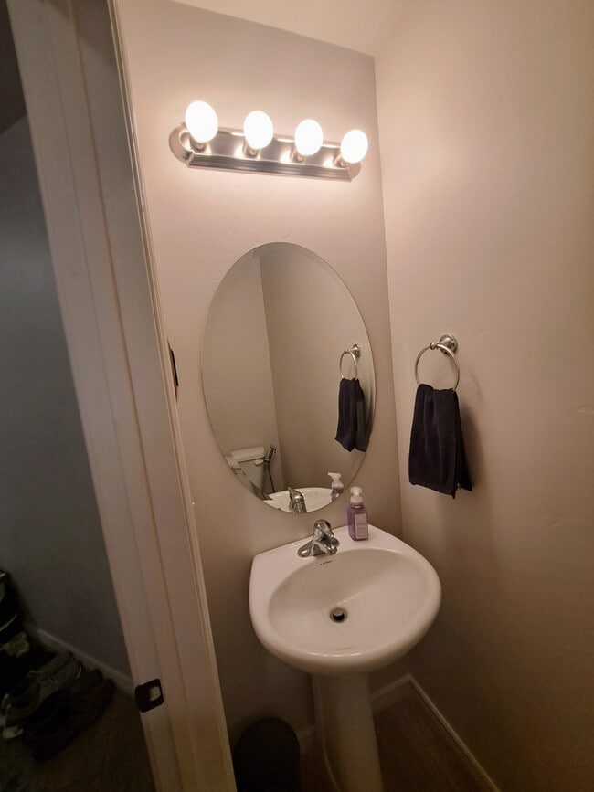Building Photo - 755 N 2560 E