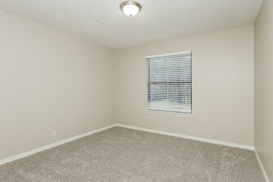 Building Photo - 8315 Crosswind Rd