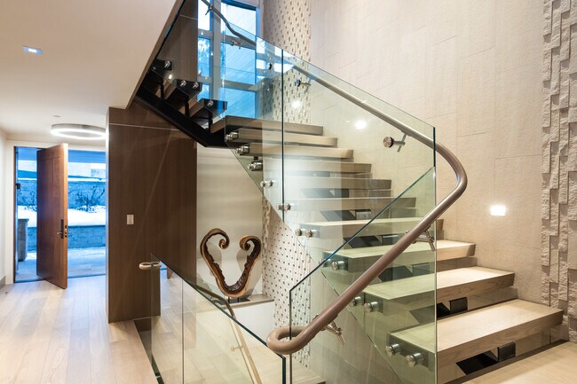 Building Photo - 126 Juan St