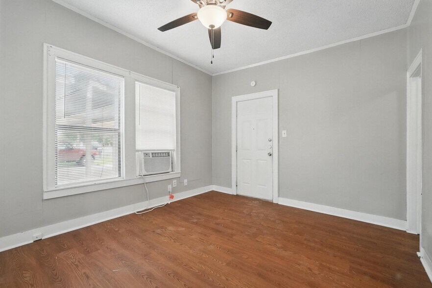 Building Photo - 642 Beech St