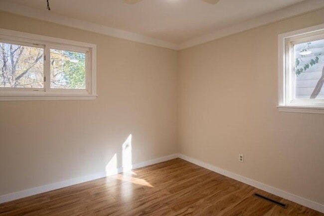 Building Photo - 1529 Wismer St