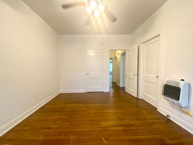 Building Photo - Harris- 3207 1/2