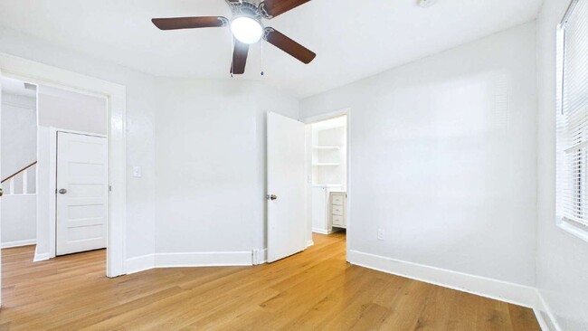 Building Photo - 1642 39th St S