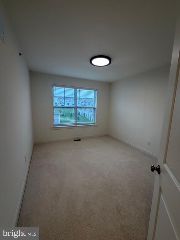 Building Photo - 105 Larrabee Wy