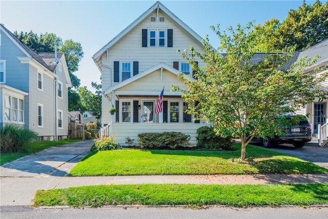 Primary Photo - 116 W Spruce St