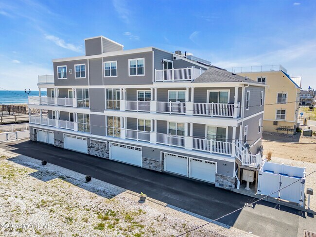 Building Photo - 1515 Ocean Terrace