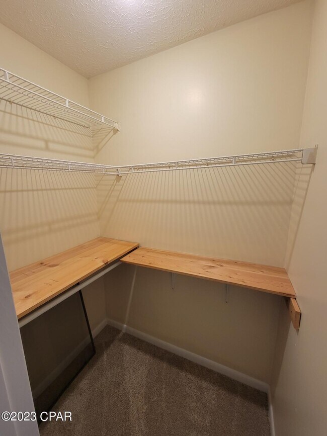 Building Photo - 6613 Pridgen St