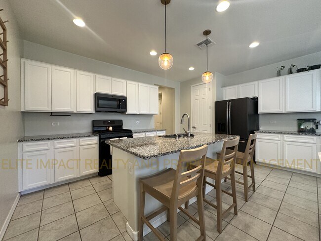 Building Photo - 6652 E Via Arroyo Largo