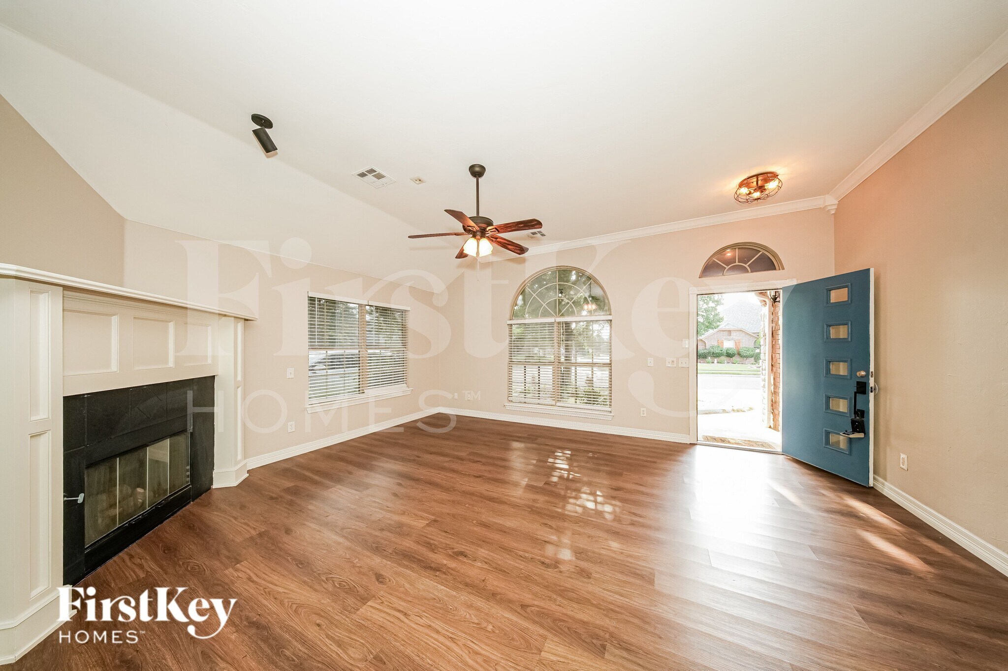 Building Photo - 17205 Vitoria Dr