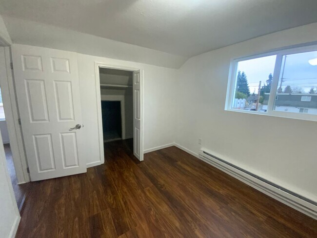 Building Photo - Beautiful Tacoma 4-Bedroom! Apply Today!