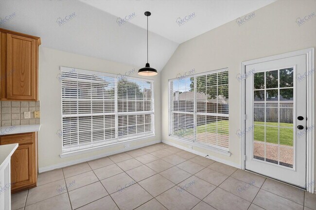Building Photo - 8009 Owl Creek Ln