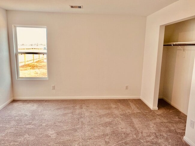 Building Photo - Beautiful Brand New 3 bedroom 2 bath lease...