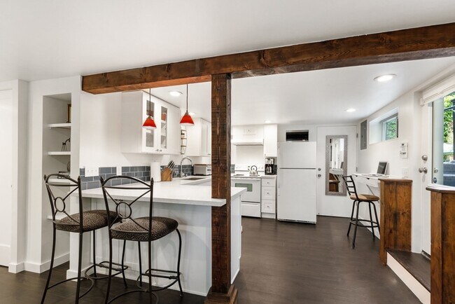 Building Photo - 11639 1st Ave NW