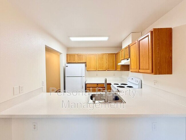 Building Photo - 3412 NE 66th Ave