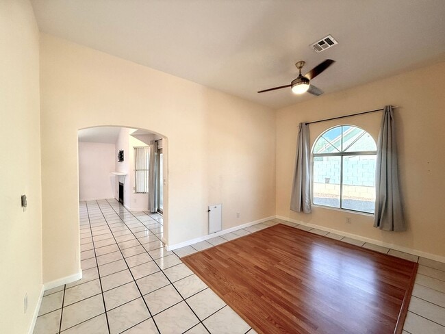 Building Photo - Spacious 4-Bedroom, 2-Bathroom Single-Stor...