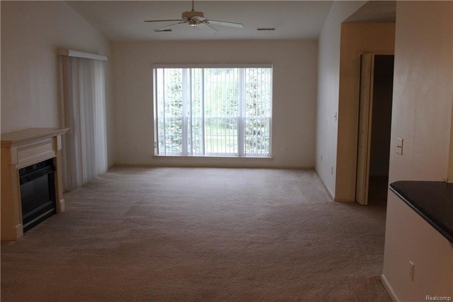 Building Photo - 16695 Carriage Way
