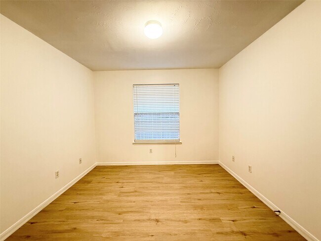 Building Photo - 13810 Audra Ln