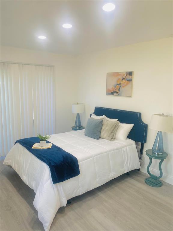 Building Photo - 1122 Lewis Dr