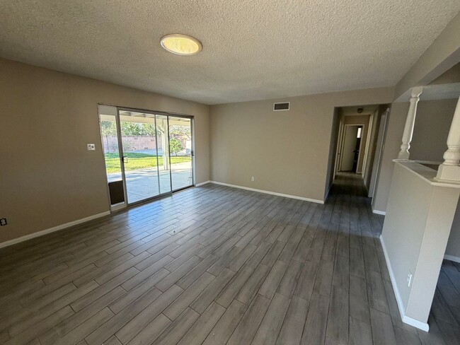 Building Photo - Single Story 4 bed, 2 bath home with RV Access