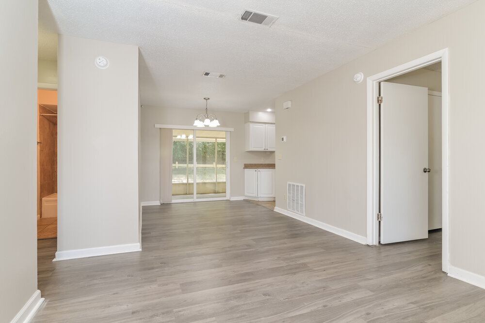 Building Photo - 270 Crestview Dr