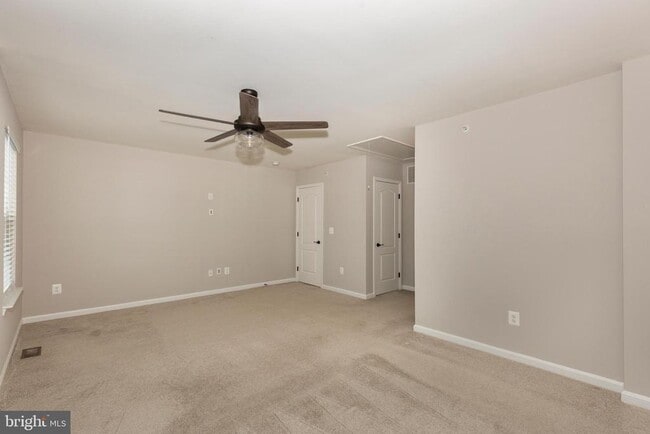 Building Photo - 6515 Dundee Dr