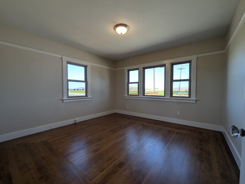 Building Photo - 211 Freitas Rd